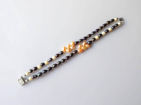 Perlový náramek ze sladkovodních perel a perleti * Pearl Bracelet from freshwater pearls and nacre beads