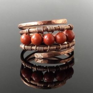 Prsten měděný s korálky červeného jaspisu * Copper ring with red jasper beads