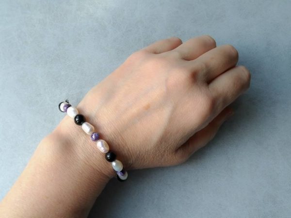 Náramek bíle perly-čaroit-turmalín * Bracelet from White Pearls, Charoite and Tourmaline