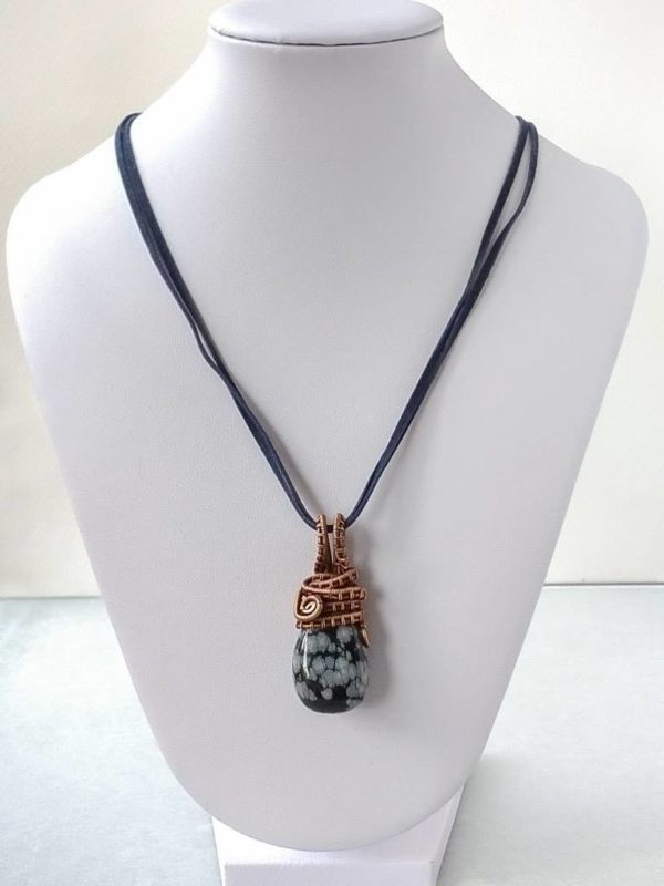 Měděný náhrdelník s obsidiánem vločkovým * Copper necklace with Snowflake Obsidian