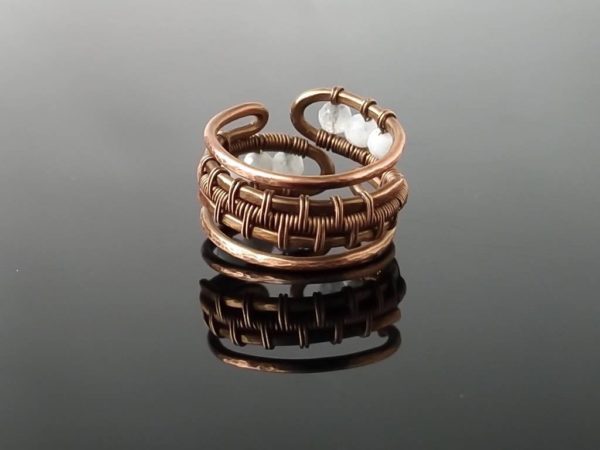 Prsten měděný s měsíčním kamenem * Copper ring with Moonstone beads