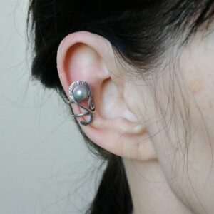 Záušnice s šedou říční perlou malá * Ear cuff with gray Freshwater pearl