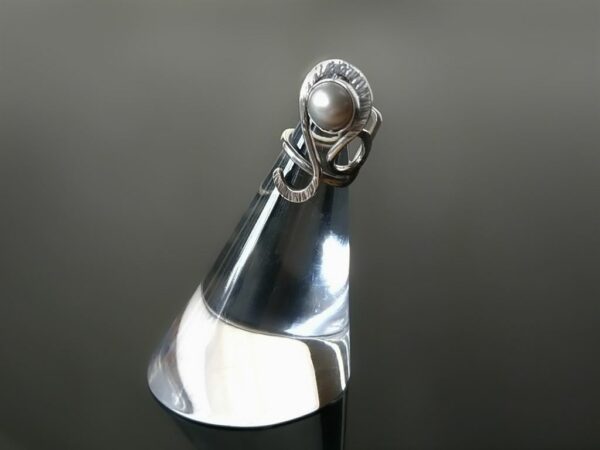 Záušnice s šedou říční perlou malá * Ear cuff with gray Freshwater pearl