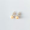 Perlové náušnice lososové barvy, stříbrné zapínáni Ag925 (puzeta) * Beige pearl earrings, silver studs