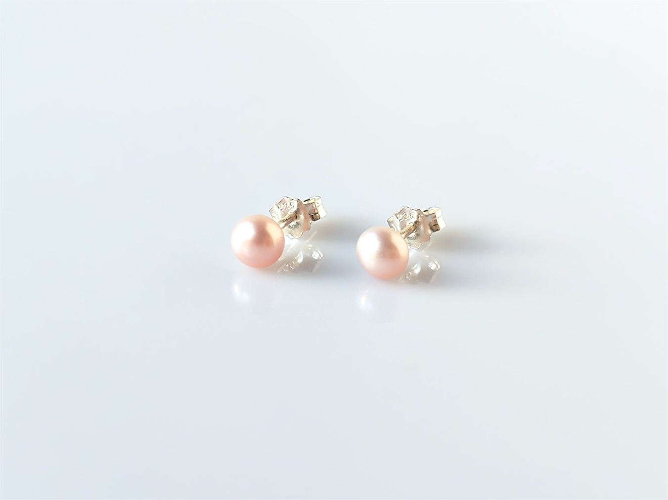 Perlové náušnice růžové barvy, stříbrné zapínáni Ag925 (puzeta) * Pink pearl earrings, silver studs
