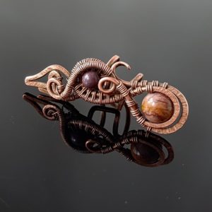 Záušnice z mědi s korálky mookaitu * Copper ear cuff with Mookaite beads