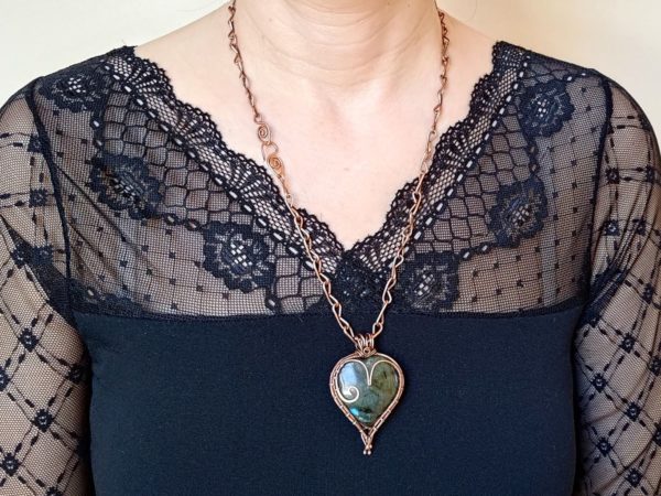 Měděný náhrdelník srdce z labradoritu * Copper necklace Labradorite heart