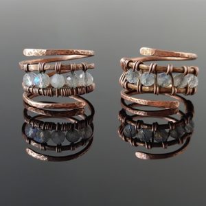 Měděný prsten s labradoritem, velikost 53mm * Copper ring with Labradorite beads, ring size 53mm