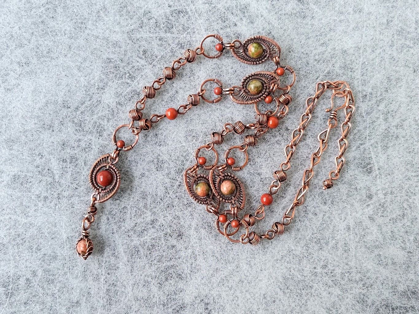 Měděný náhrdelník s jaspisem a unakitem * Copper necklace with Jasper and Unakite