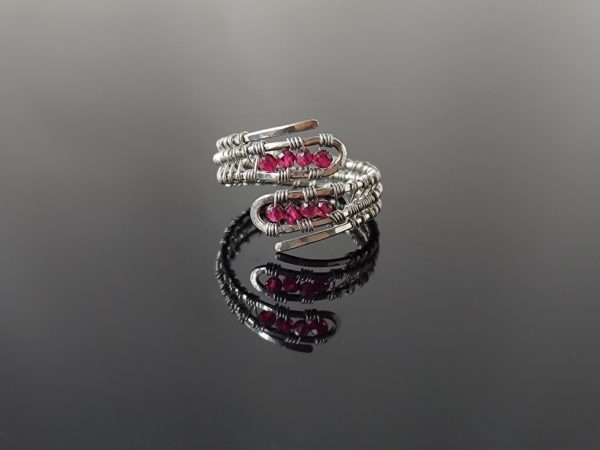 Prsten s rubínem z chirurgické oceli * Ruby ring from surgical steel