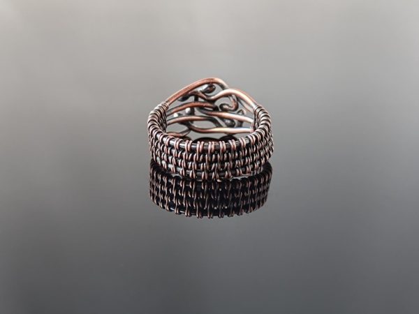 Měděný prsten proplétaný osm kapek * Copper ring interlaced with eight drops