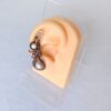 Záušnice z mědi s bílou říční perlou a perletí * Copper Ear Cuff with white freshwater pearl and nacre bead