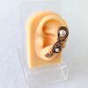 Záušnice z mědi s bílou říční perlou a perletí * Copper Ear Cuff with white freshwater pearl and nacre bead