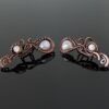 Záušnice z mědi s bílou říční perlou a perletí * Copper Ear Cuff with white freshwater pearl and nacre bead
