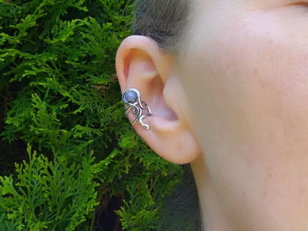 Záušnice s tanzanitovým korálkem * Ear cuff with tanzanite bead