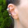 Záušnice z mědi s bílou říční perlou a perletí * Copper Ear Cuff with white freshwater pearl and nacre bead