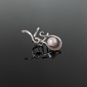 Záušnice s růžovofialovou říční perlou * Ear cuff with pink-purple Freshwater pearl