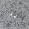 Perlové náušnice bílé, stříbrné * White pearl stud earrings, silver