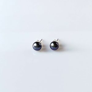 Perlové náušnice tmavé, stříbrné * Dark pearl stud earrings, silver